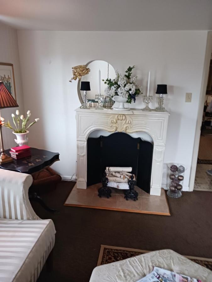 The Guest House At The Regina House Tea Room Moosic Bagian luar foto