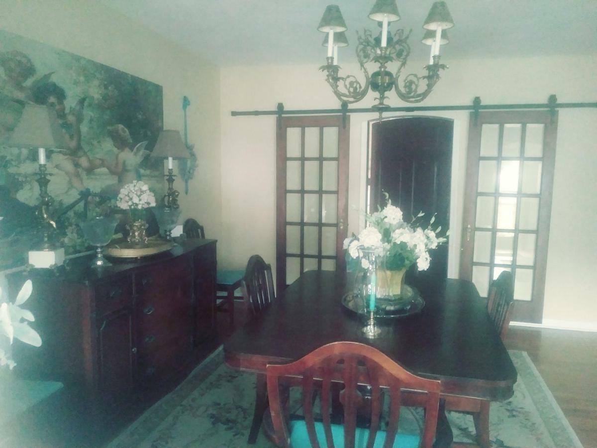 The Guest House At The Regina House Tea Room Moosic Bagian luar foto