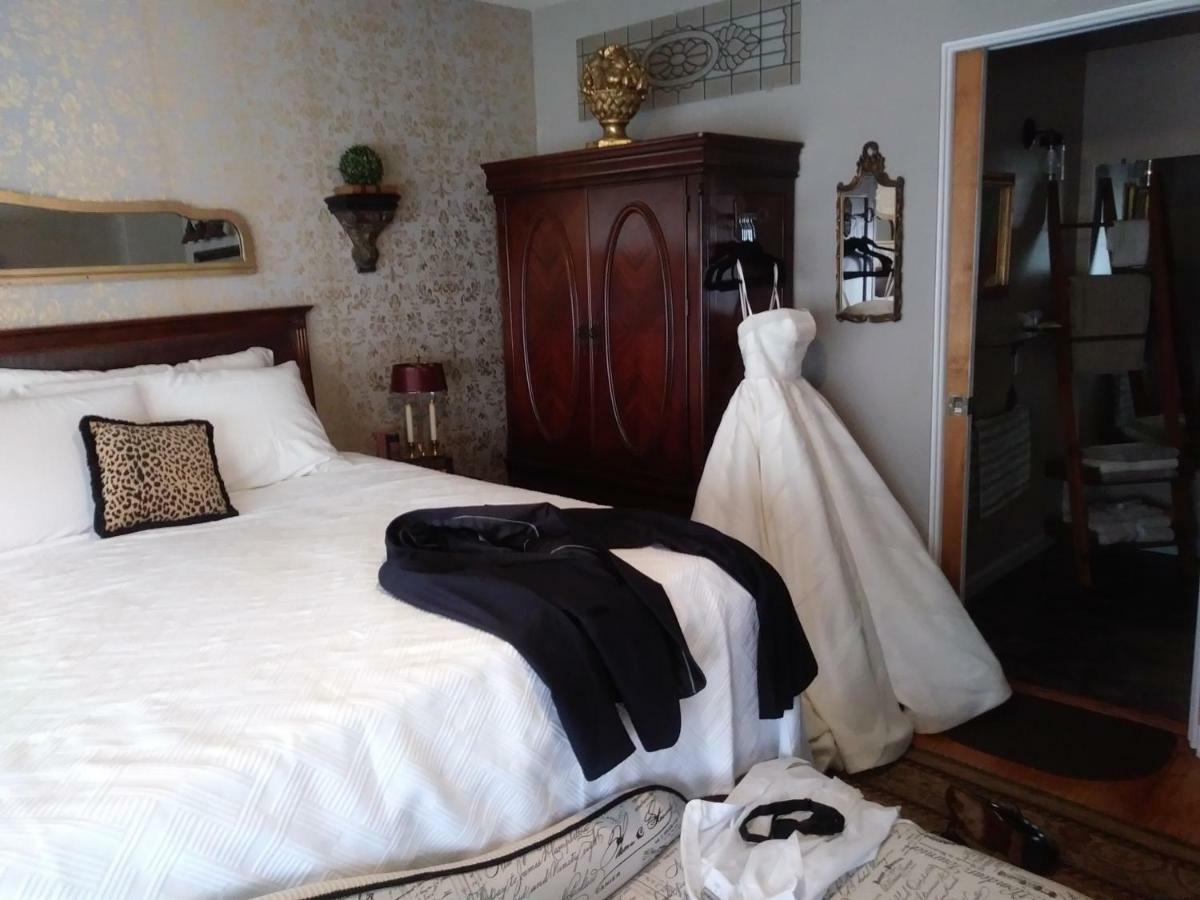 The Guest House At The Regina House Tea Room Moosic Bagian luar foto